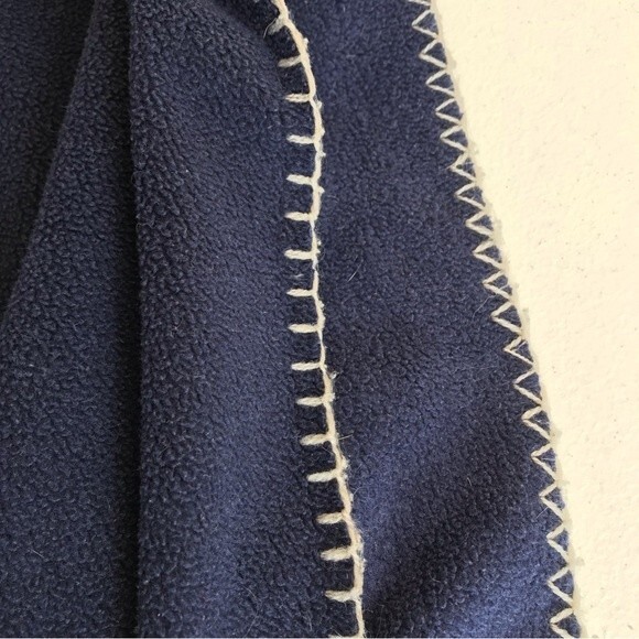 American Eagle Outfitters Stadium Blanket Large 50" X 60" Navy Red White Cozy - Picture 5 of 7